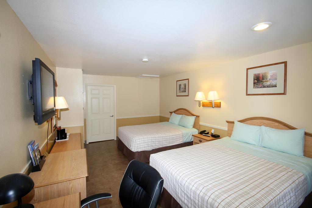 Edinburg Executive Inn Bagian luar foto